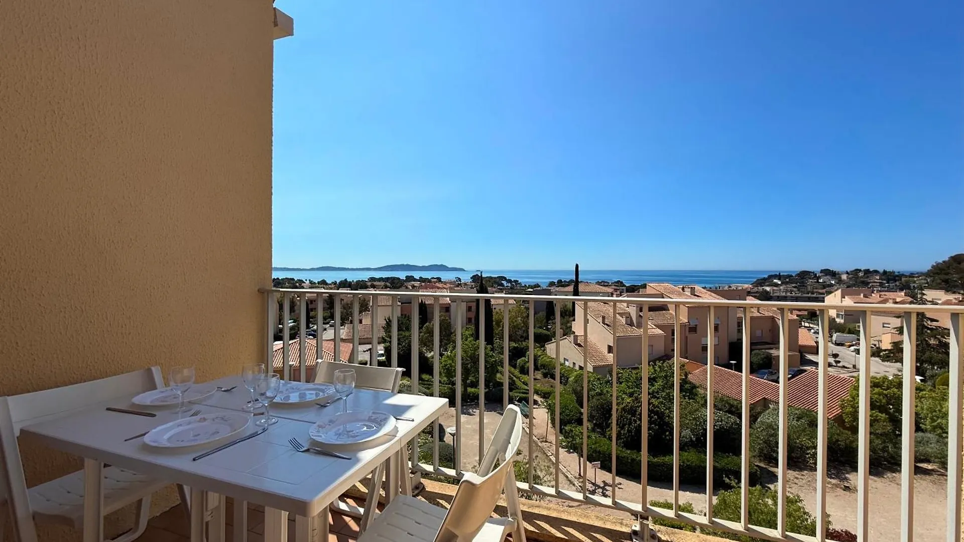 Vue Mer & Piscine - Mezzanine - Residence Calme Carqueiranne France
