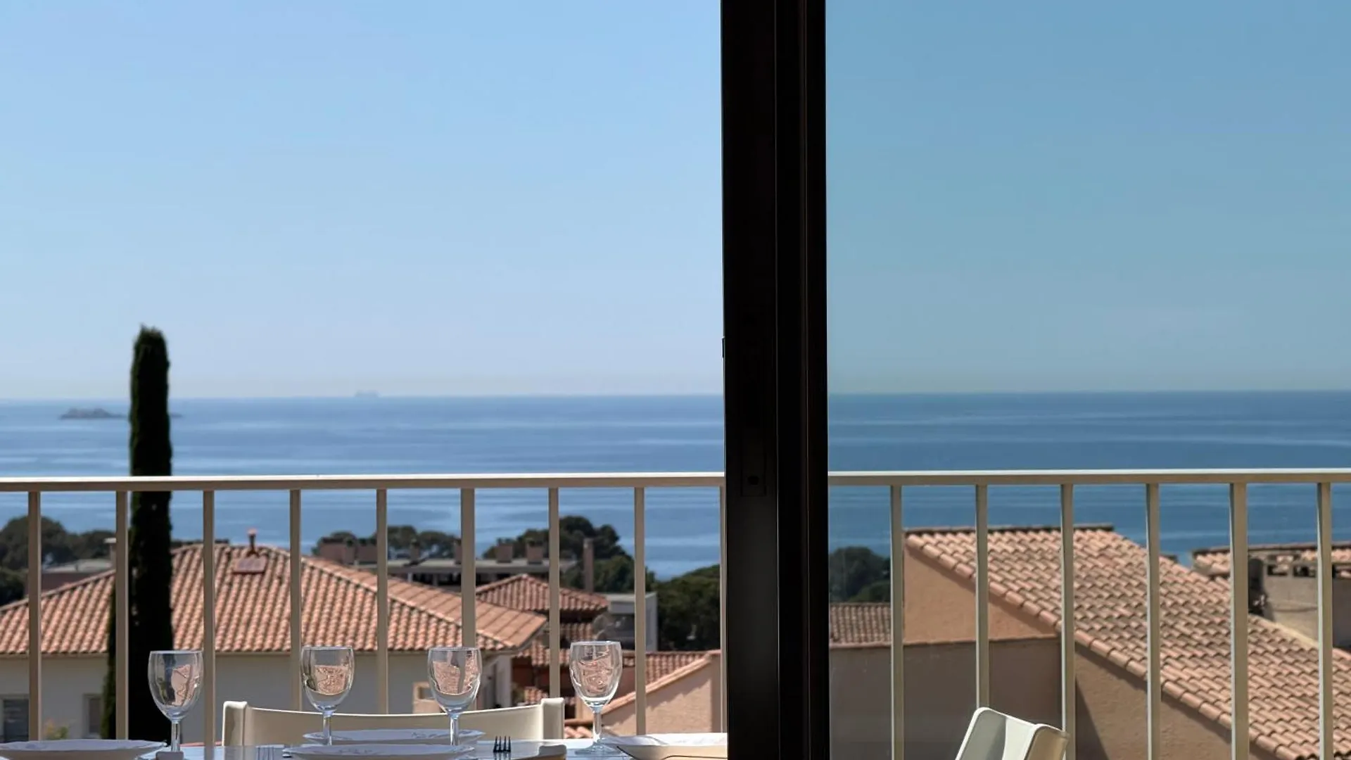 Vue Mer & Piscine - Mezzanine - Residence Calme Carqueiranne Apartment