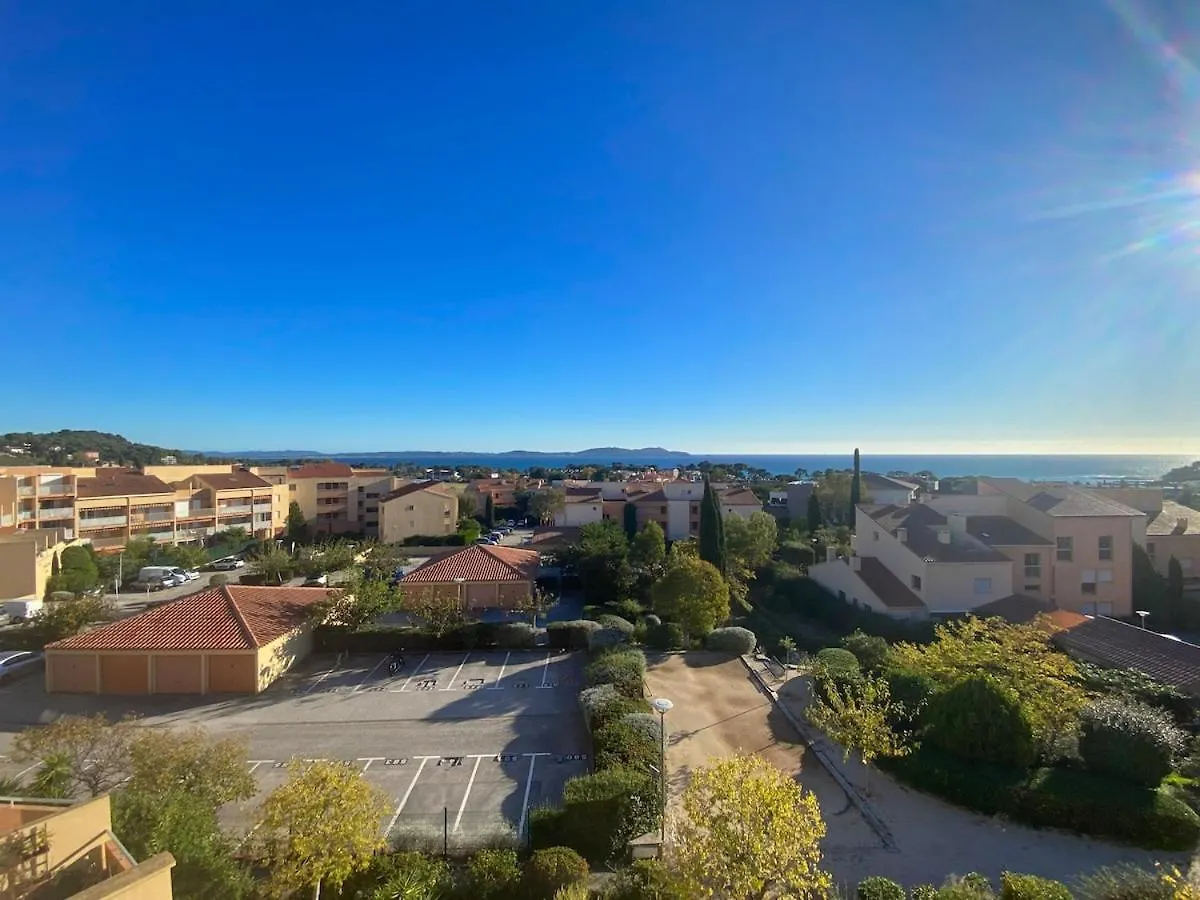 Vue Mer & Piscine - Mezzanine - Residence Calme Carqueiranne 0*,  Francja